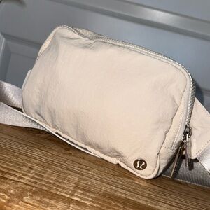 Lululemon LARGE 2L Everywhere Belt Bag Crossbody Pearl (Off White)